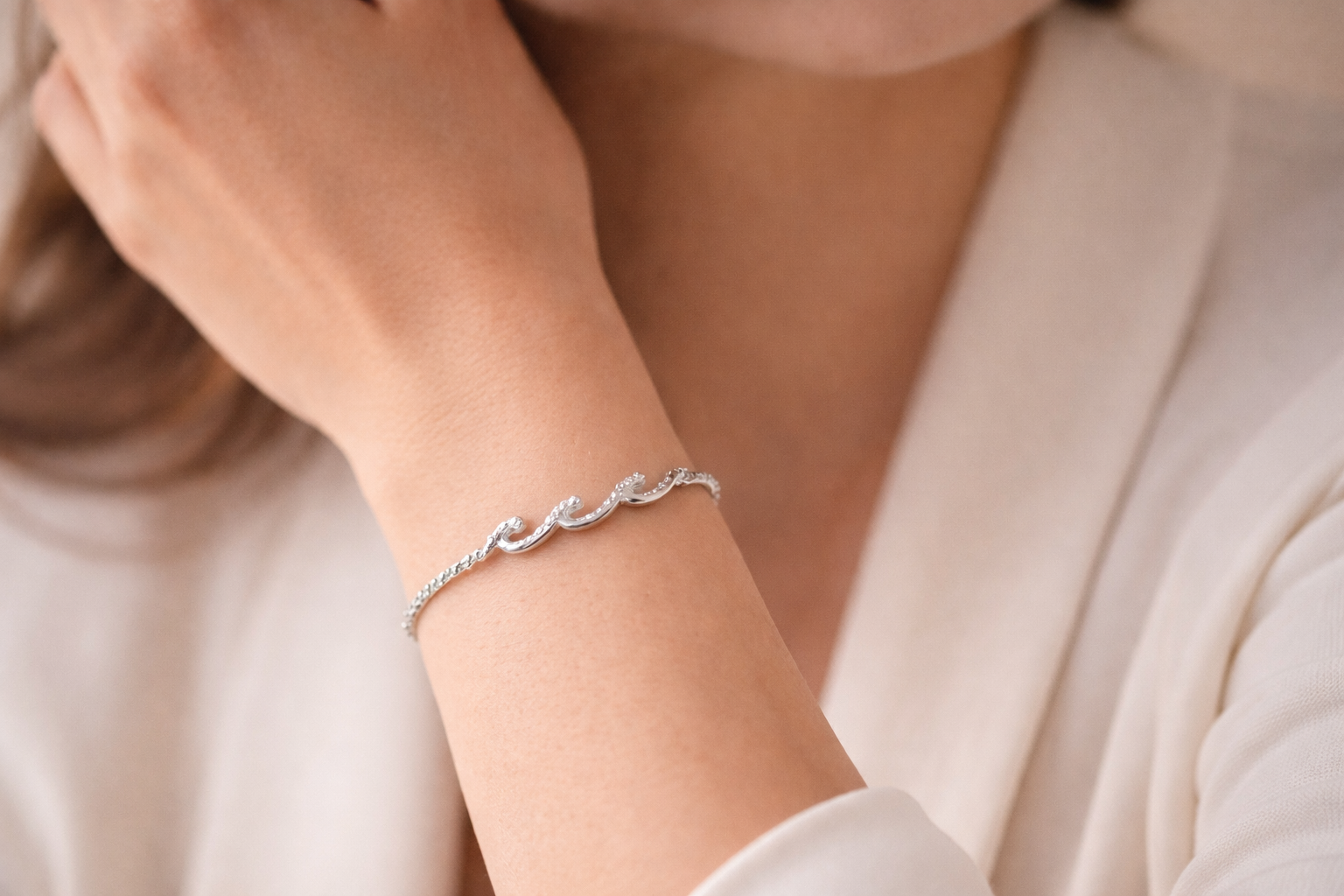 wave bracelet on woman
